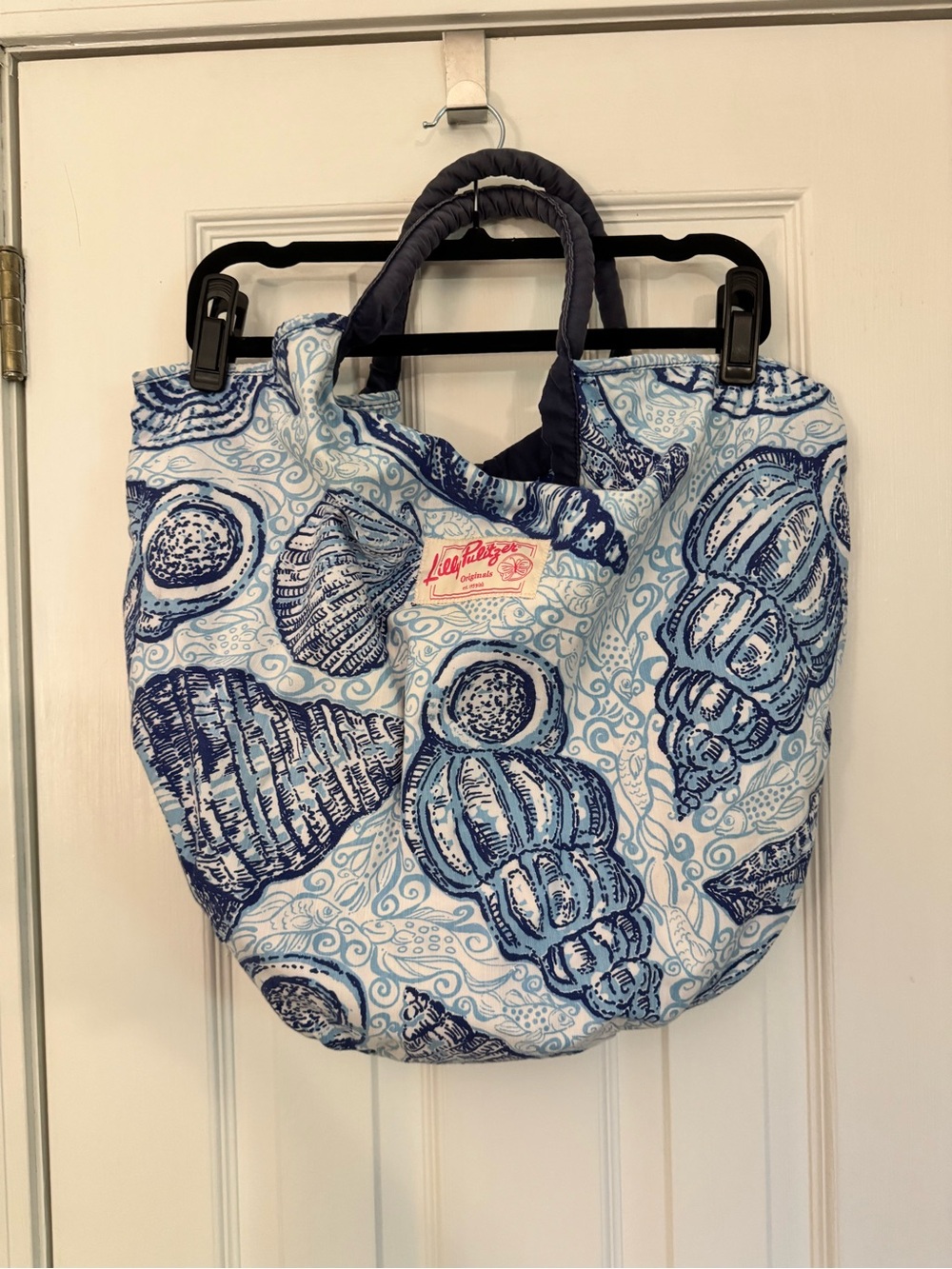 VGUC Lilly Pulitzer Loose Lilly Bag True Blue Stuffed Shells